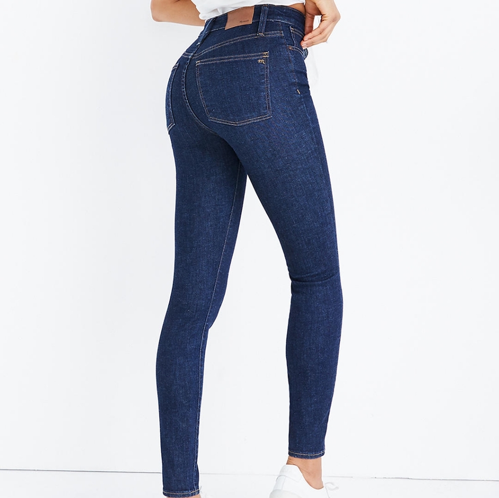 Curvy High Rise Skinny Jeans in Lucille Wash
